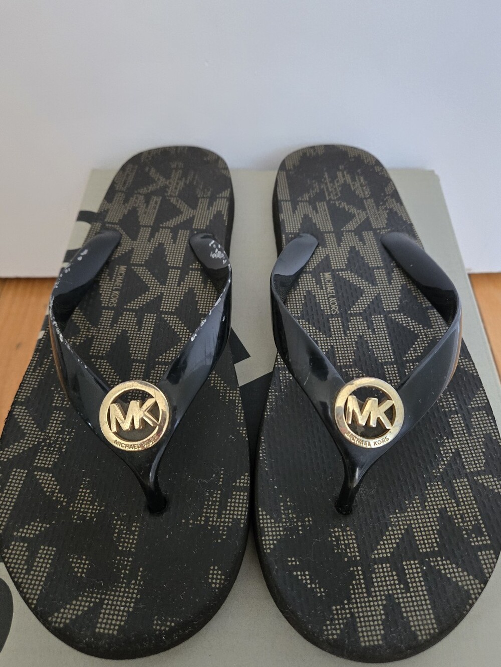Womens Size 11 Brown Logo Print Michael Kors Flipflops